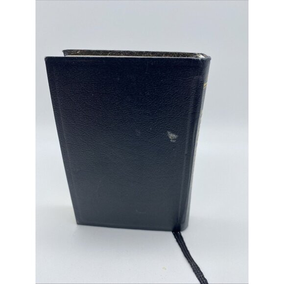 New Testament Holy Bible 2011 KJV Red Letter Edition 4 1/2" Tall x 3" Wide - Picture 3 of 11